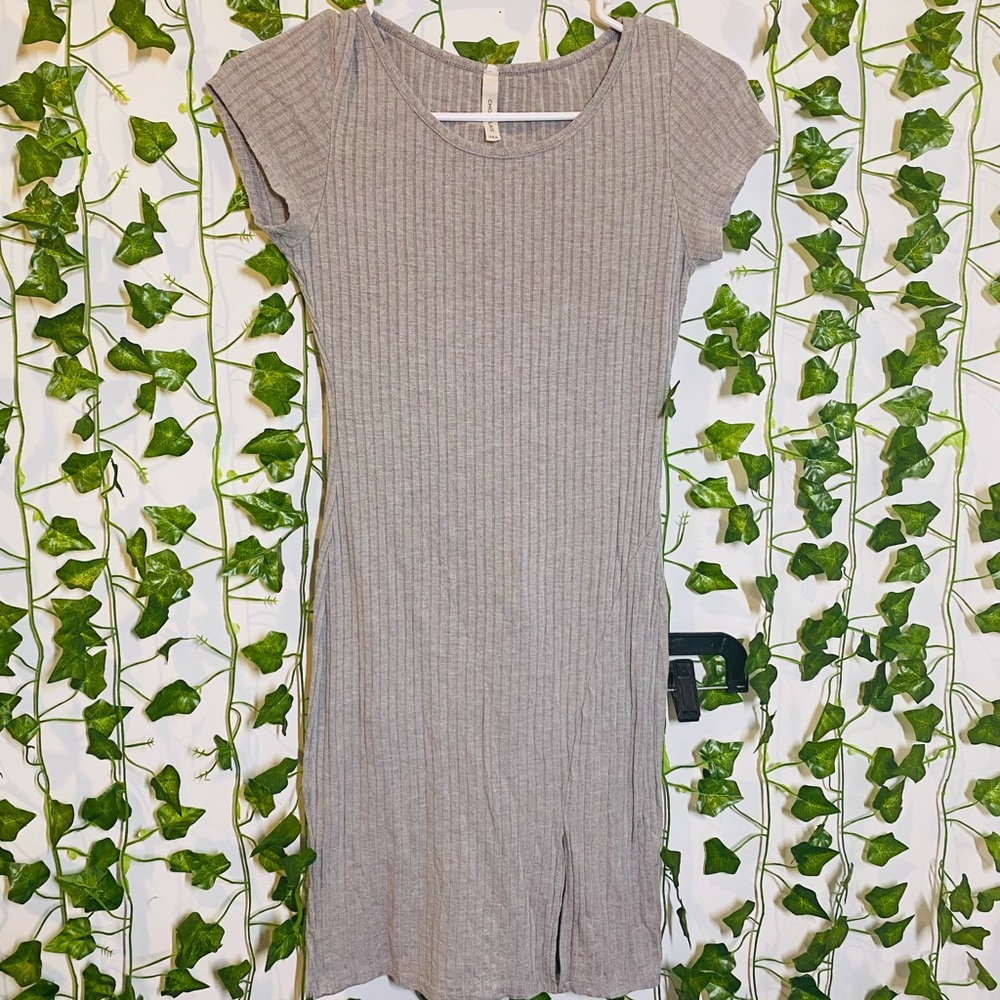 Grey dress with slit on the side